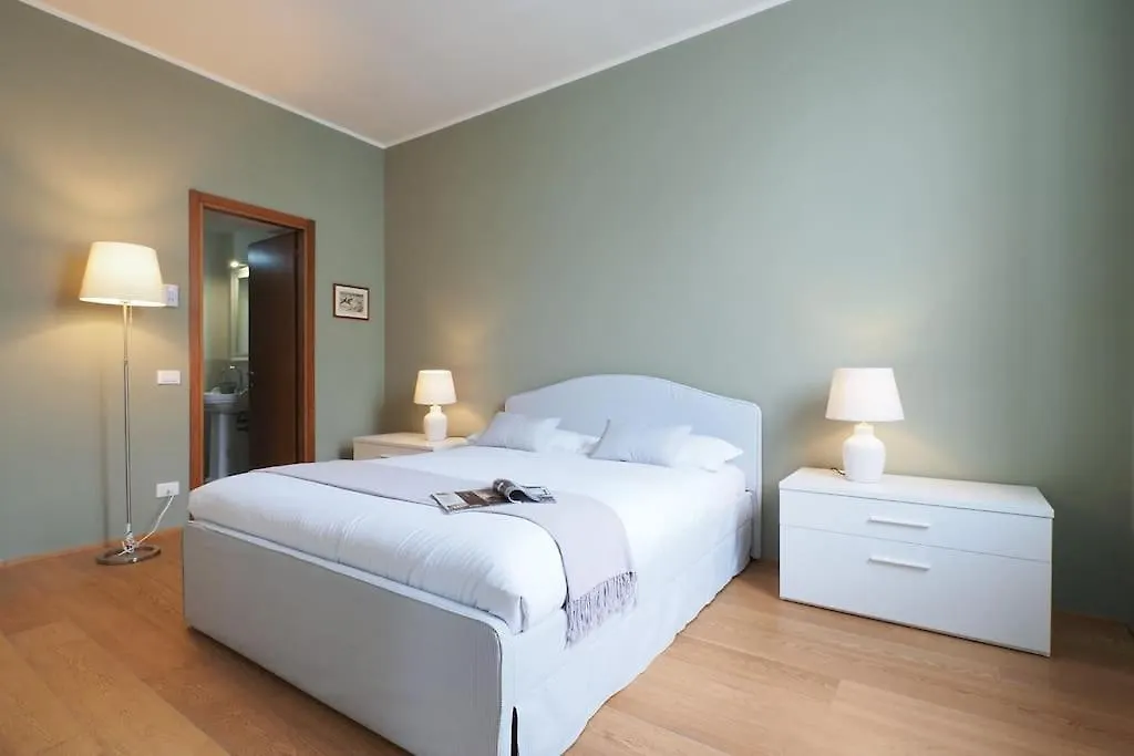 Contempora Apartments - Bilocale Castello Sforzesco Milan 0*,  Italy